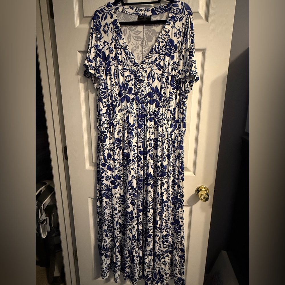 Lane Bryant VNeck Jersey Floral Blue and White Maxi Dress Plus Size 26/28
